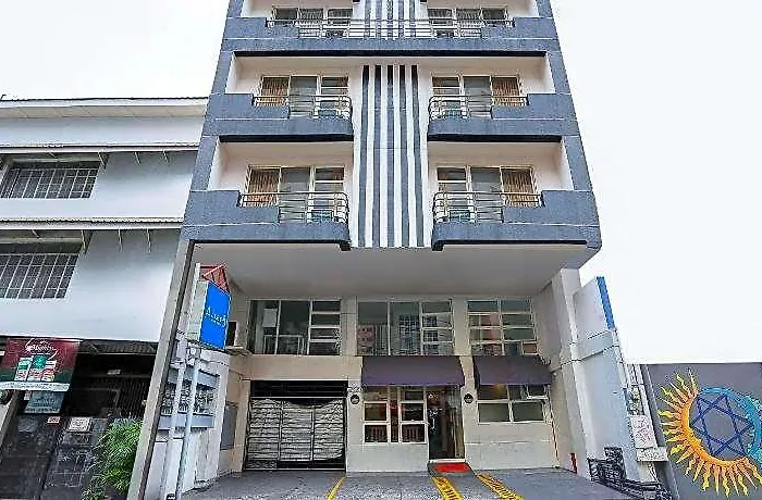 Alley 8 2* Manila