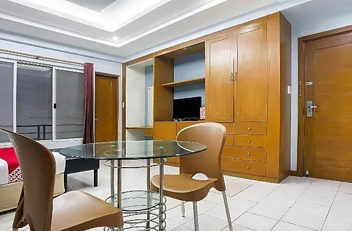 Alley 8 Hotel
